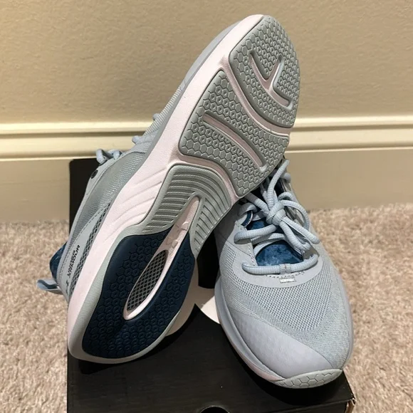 NWT Under Armour Sneakers - Picture 4 of 5
